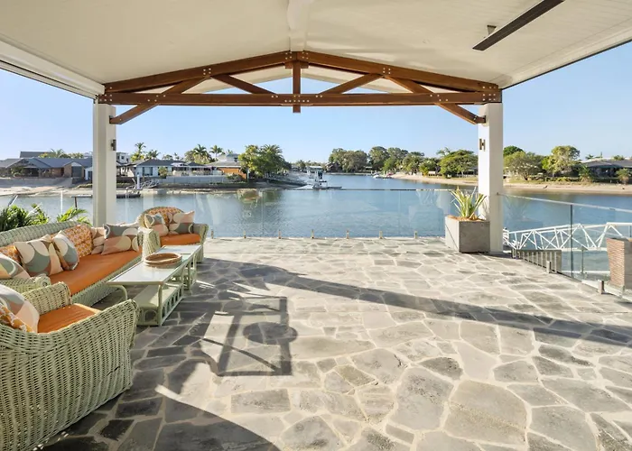 Waterfront Bliss On Maroochydore Canal