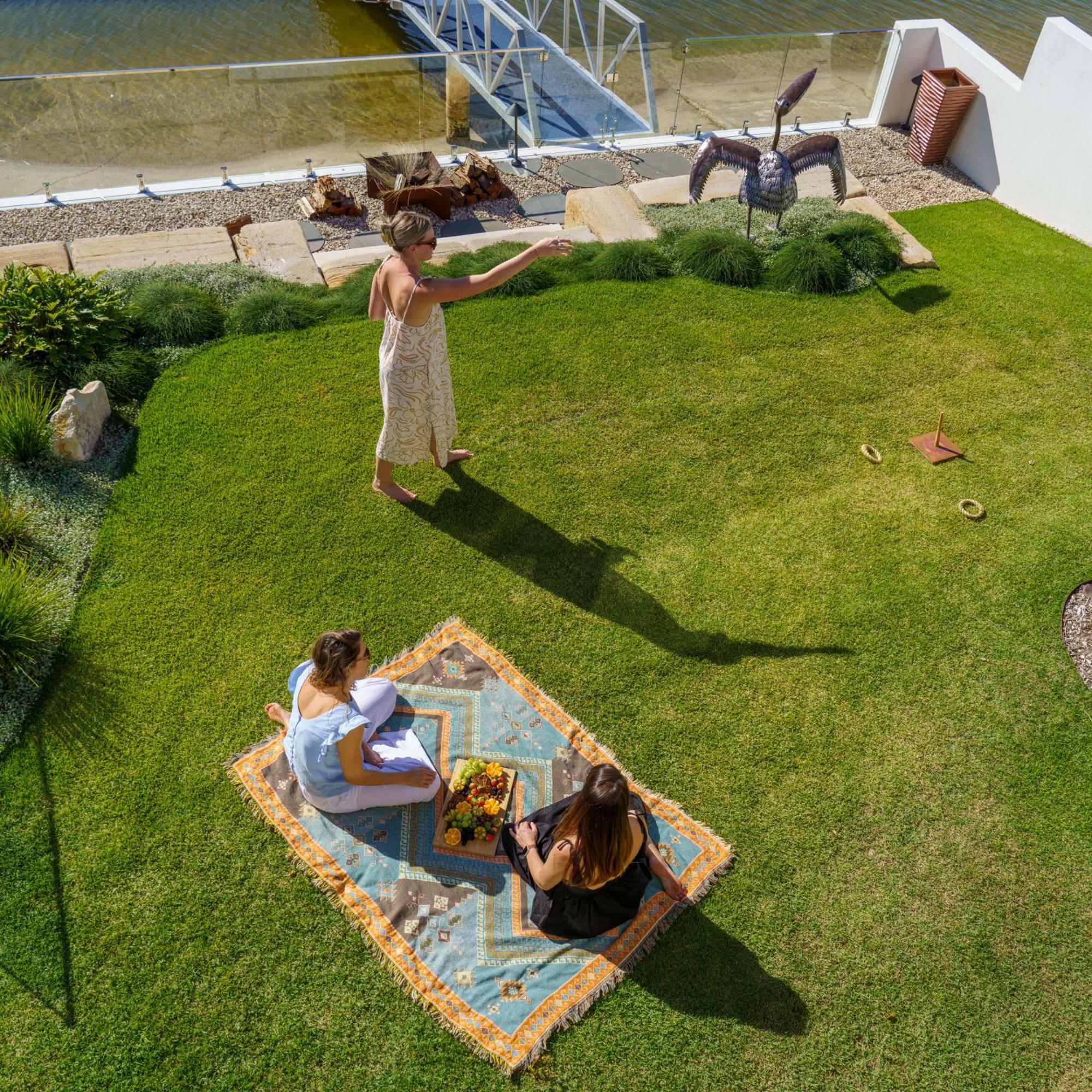Waterfront Bliss On Canal Holiday home Maroochydore